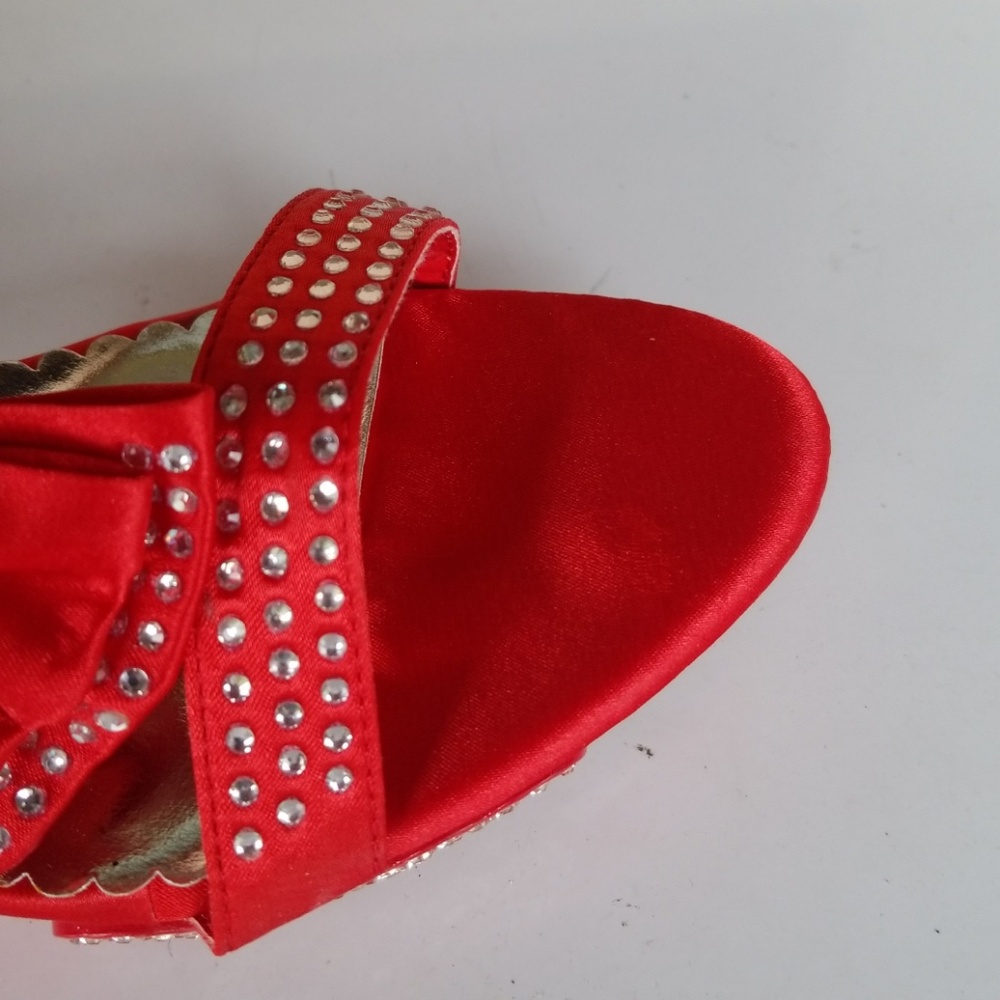 Heels - Picture 4 of 4